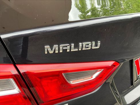 Used 2022 Chevrolet Malibu LS FWD image 23