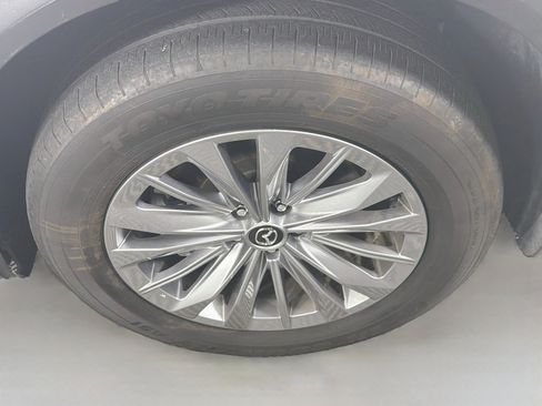 Used 2024 MAZDA CX-90 Plug-In Hybrid w/ Preferred AWD/4WD image 11