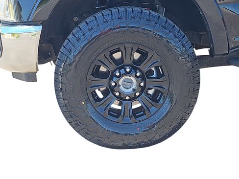 Used 2022 Ford F250 Lariat w/ Tremor Off-Road Package AWD/4WD image 28