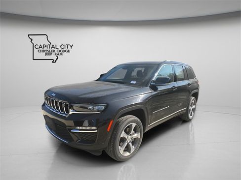 New 2025 Jeep Grand Cherokee Limited image 4