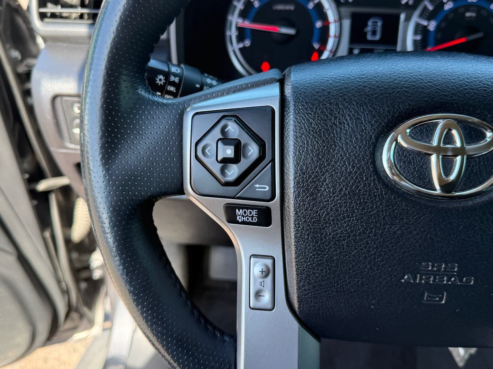 Used 2018 Toyota 4Runner SR5 Premium AWD/4WD image 17