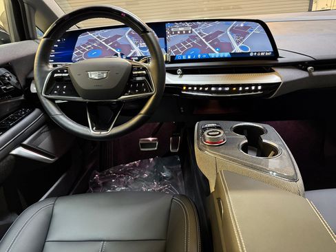 Certified 2025 Cadillac Optiq Luxury 1 image 4
