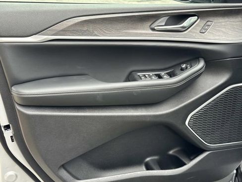 New 2026 Jeep Grand Cherokee Limited AWD/4WD image 28