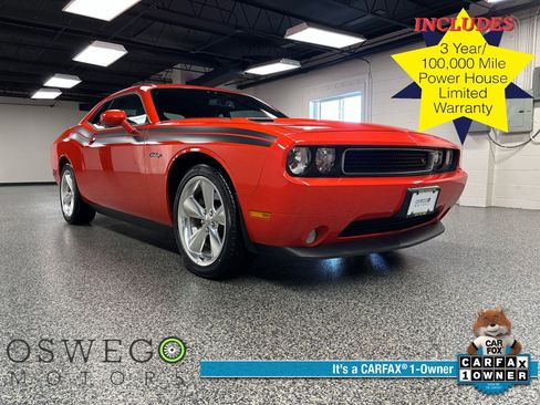 Used 2013 Dodge Challenger R/T image 1