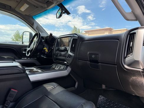 Used 2015 Chevrolet Silverado 2500 LTZ AWD/4WD image 30