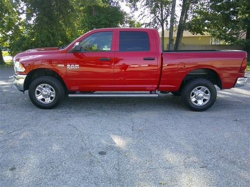 Used 2018 RAM 2500 Tradesman w/ Chrome Appearance Group AWD/4WD image 2