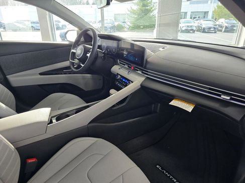 New 2026 Hyundai Elantra Limited image 36