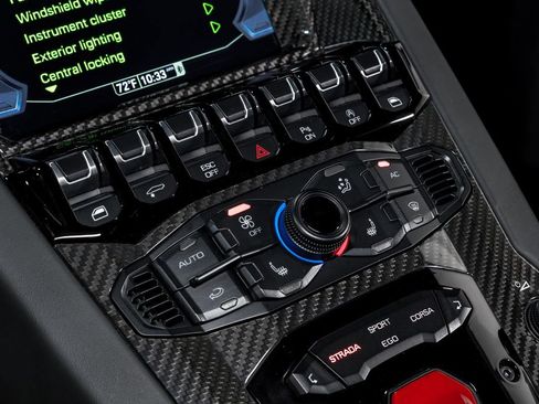 Used 2018 Lamborghini Aventador S image 26