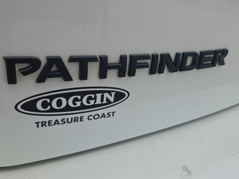 Used 2020 Nissan Pathfinder SL AWD/4WD image 15