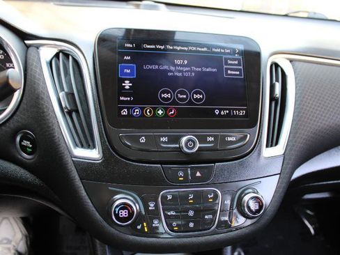 Used 2021 Chevrolet Malibu LT FWD image 24