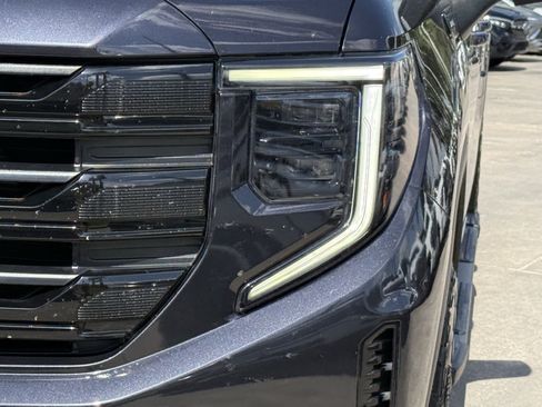Used 2023 GMC Sierra 1500 Elevation w/ Elevation Premium Package AWD/4WD image 10