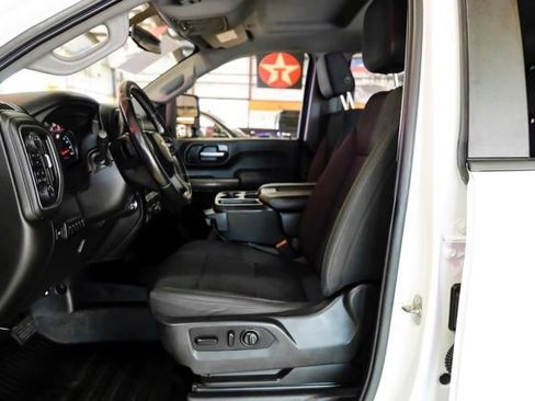 Used 2022 Chevrolet Silverado 2500 LT w/ Convenience Package image 6