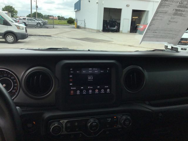 Used 2023 Jeep Gladiator Sport AWD/4WD image 17
