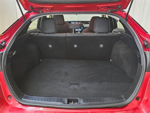 Used 2018 Toyota Prius Three image 14