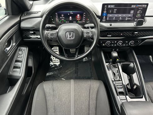 Used 2025 Honda Accord Sport image 15