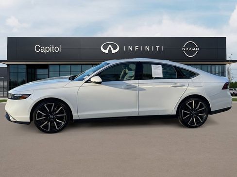 Used 2023 Honda Accord Touring image 8