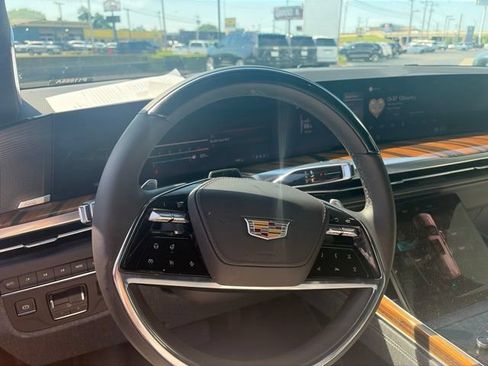 Certified 2026 Cadillac Escalade Platinum Luxury w/ LPO, Floor Liner Package AWD/4WD image 9