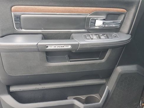 Used 2017 RAM 1500 Laramie w/ Convenience Group AWD/4WD image 17