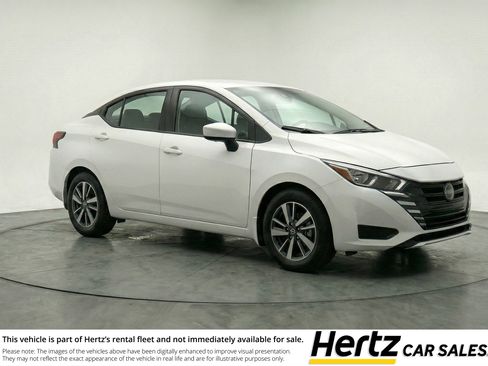 Used 2025 Nissan Versa SV image 1