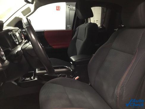 Used 2017 Toyota Tacoma SR5 image 30