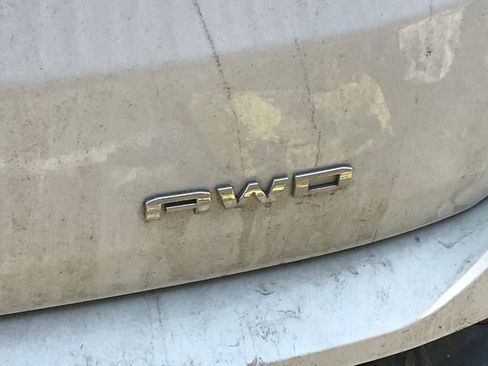 Certified 2023 GMC Terrain SLE w/ Driver Convenience Package image 3