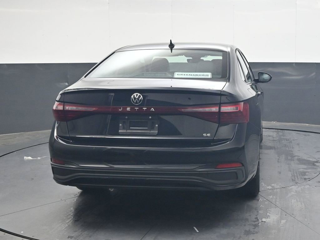 Used 2025 Volkswagen Jetta SE FWD image 5