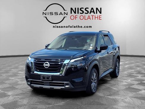 Used 2025 Nissan Pathfinder SV AWD/4WD image 1