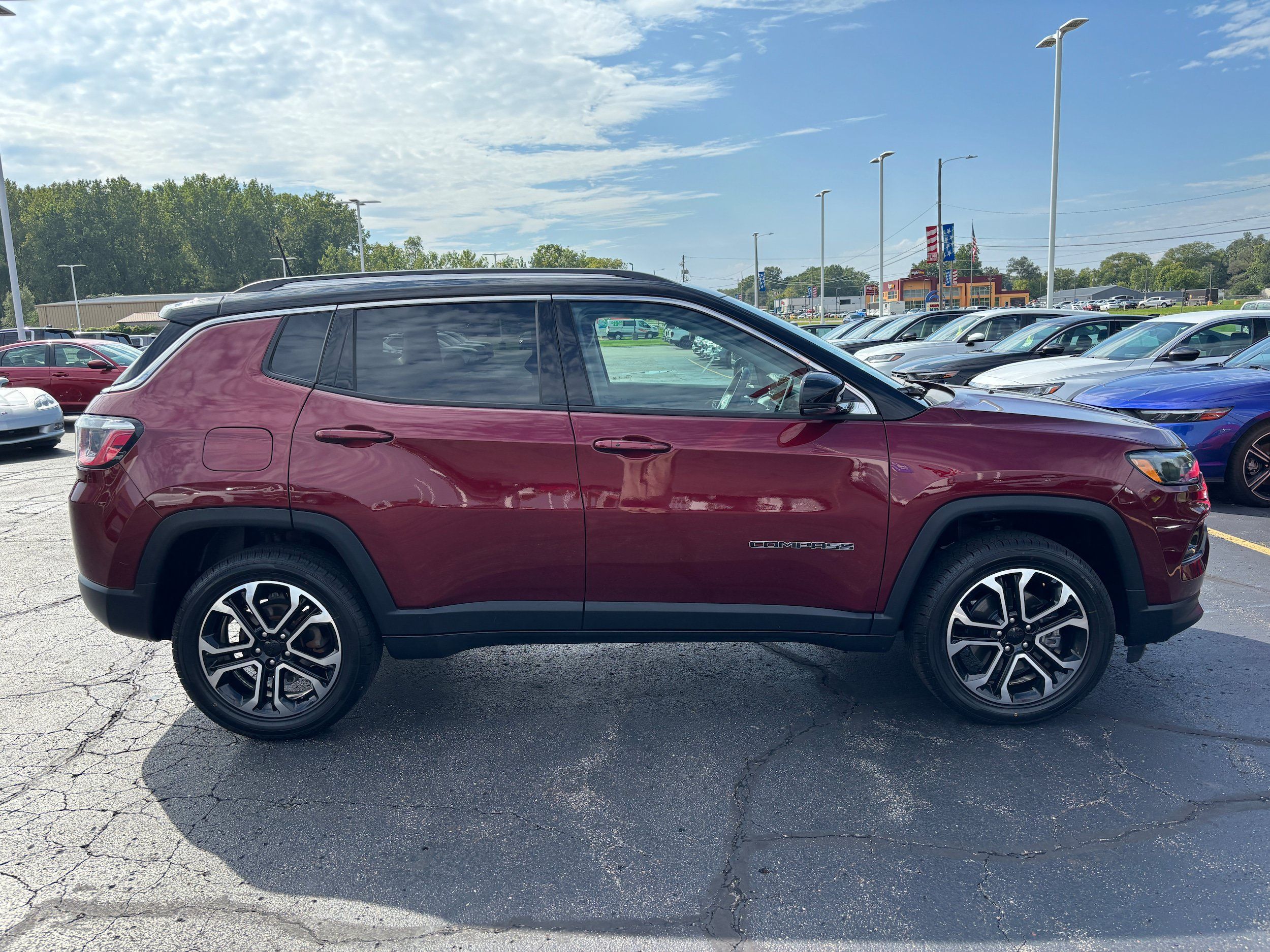 Used 2022 Jeep Compass Limited AWD/4WD image 5