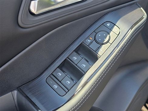 New 2025 Nissan Rogue SV image 30