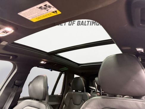 Used 2021 Volvo XC90 T8 R-Design w/ Advanced Package image 18