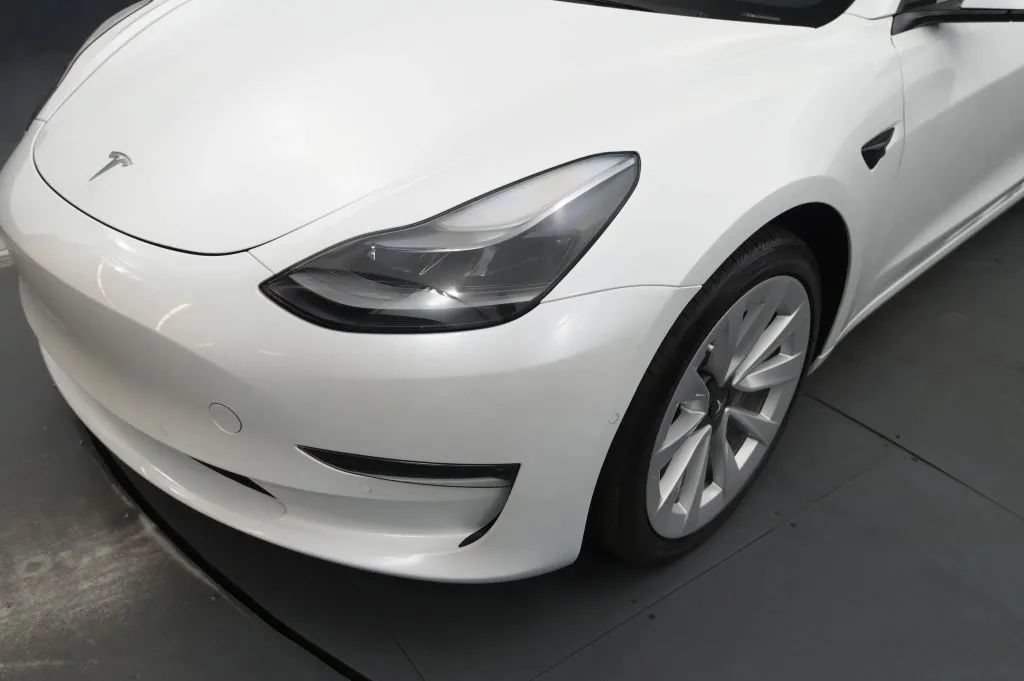 Used 2022 Tesla Model 3 Long Range AWD/4WD image 8
