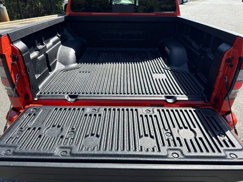 Certified 2025 Nissan Frontier PRO-4X w/ Interior Protection Package AWD/4WD image 31