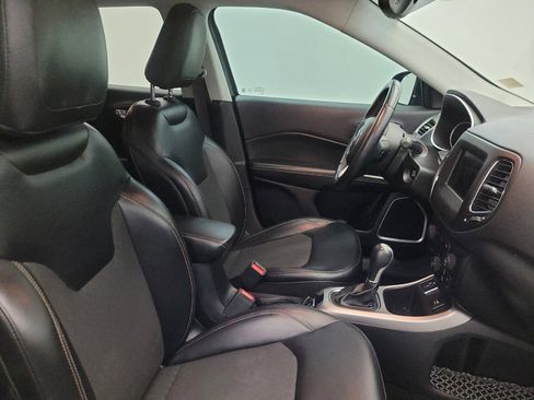 Used 2018 Jeep Compass Latitude w/ Popular Equipment Group FWD image 21