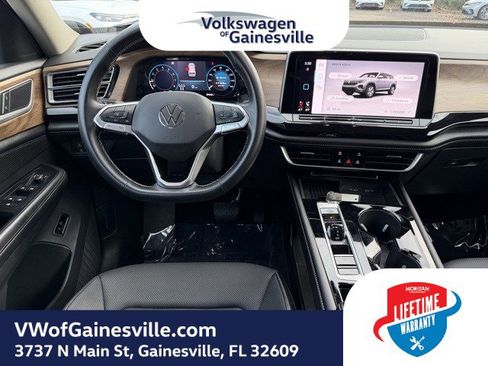 Used 2025 Volkswagen Atlas SE image 15