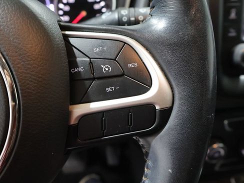 Used 2018 Jeep Compass Latitude AWD/4WD image 37