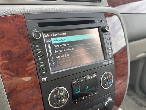 Used 2013 Chevrolet Tahoe LTZ AWD/4WD image 35