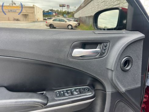 Used 2019 Dodge Charger SXT w/ Leather Interior Group image 33