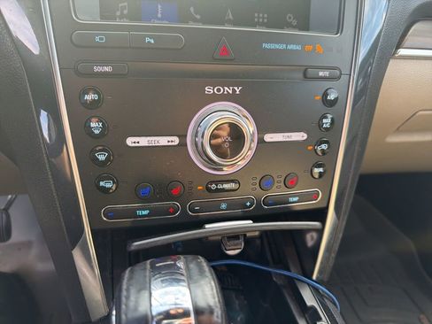 Used 2019 Ford Explorer Limited w/ Class III Trailer Tow Package image 10