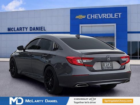 Used 2018 Honda Accord Sport image 4