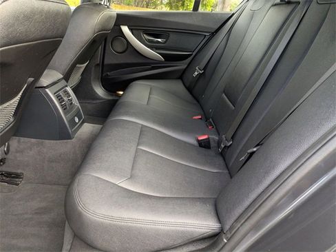 Used 2018 BMW 320i Sedan w/ Convenience Package image 23