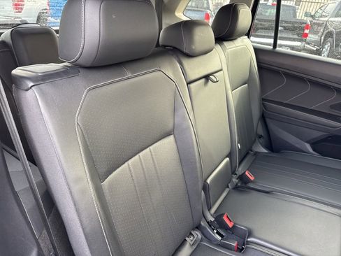 Used 2024 Volkswagen Tiguan SE image 22