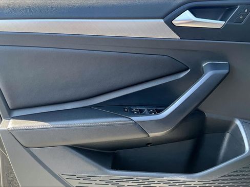 Used 2023 Volkswagen Jetta SE w/ Panoramic Sunroof Package image 22