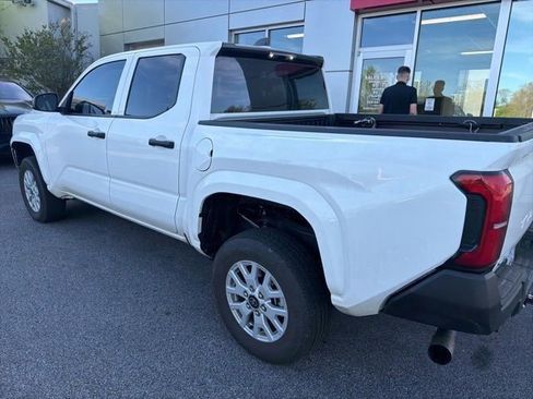 Used 2025 Toyota Tacoma SR AWD/4WD image 18