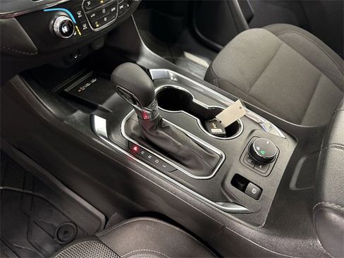 Used 2023 Chevrolet Traverse LT image 22