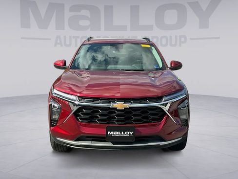 Used 2024 Chevrolet Trax LT w/ Driver Confidence Package FWD image 8