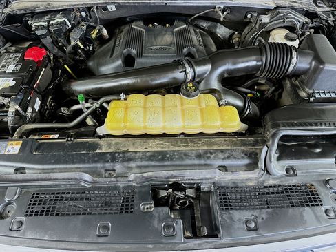 Used 2018 Ford Expedition XLT w/ Equipment Group 202A image 29