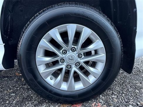 Used 2015 Lexus GX 460 image 28