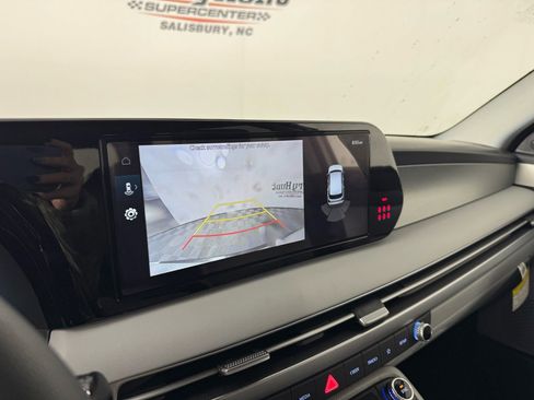 Used 2025 Hyundai Palisade SE FWD image 19