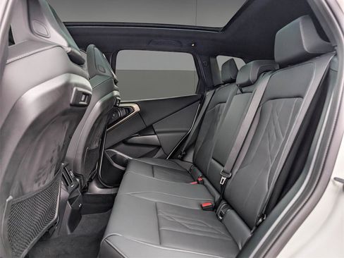 Used 2025 BMW X3 xDrive30i w/ Convenience Package image 16