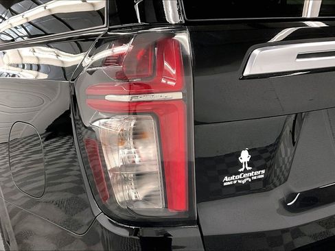 Used 2024 Chevrolet Suburban High Country AWD/4WD image 35